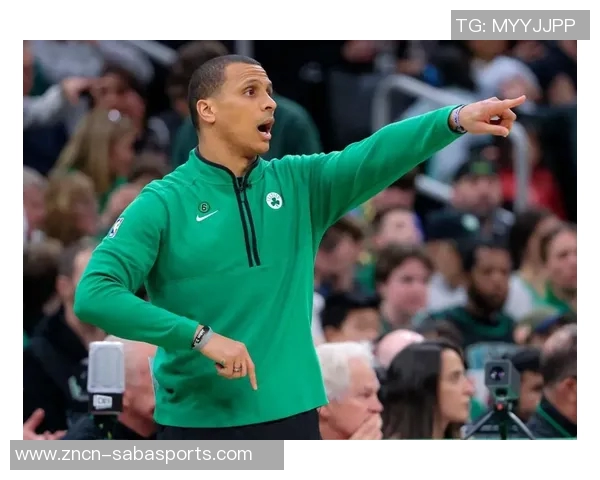 马祖拉强调教练与球员的联结与尊重个体对赢球的重要性 马祖拉强调教练与球员的联结与尊重个体对赢球的重要性