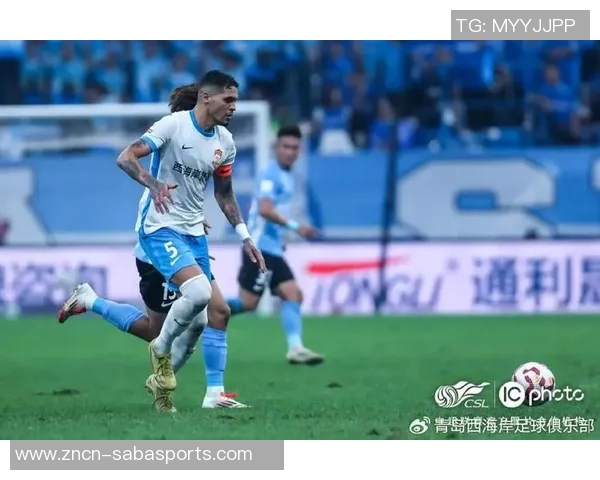 大连英博主场落后青岛西海岸阿齐兹精彩进球助队领先 大连英博主场落后青岛西海岸阿齐兹精彩进球助队领先