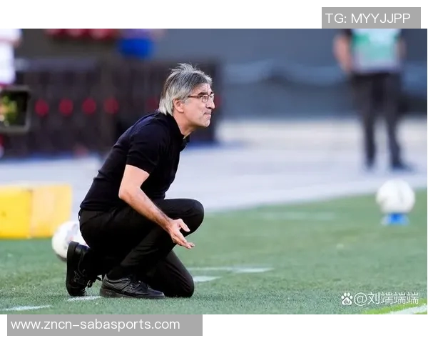 迪巴拉重返罗马合练复出在即球迷期待满满 迪巴拉重返罗马合练复出在即球迷期待满满