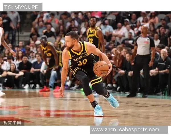 库里生涯第111次半场得分20并贡献5记三分球超越利拉德64次成就辉煌 库里生涯第111次半场得分20并贡献5记三分球超越利拉德64次成就辉煌