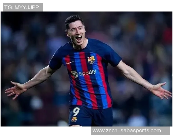 马卡报报道莱万上半场不适巴萨对其坚持比赛表示不满 马卡报报道莱万上半场不适巴萨对其坚持比赛表示不满