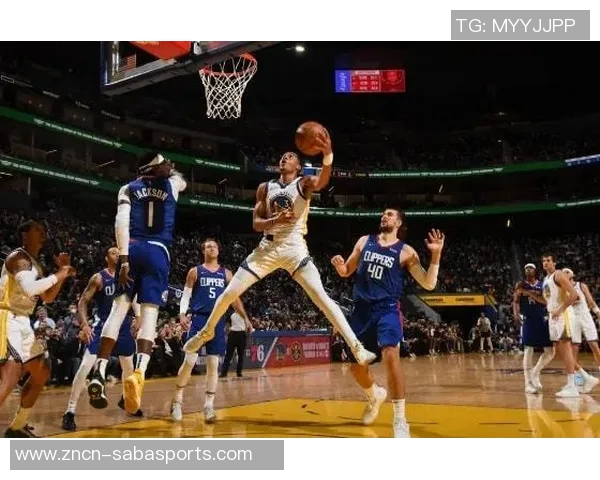 莫布里精彩表现助球队逆转胜利12投6中贡献15分5板4助4帽